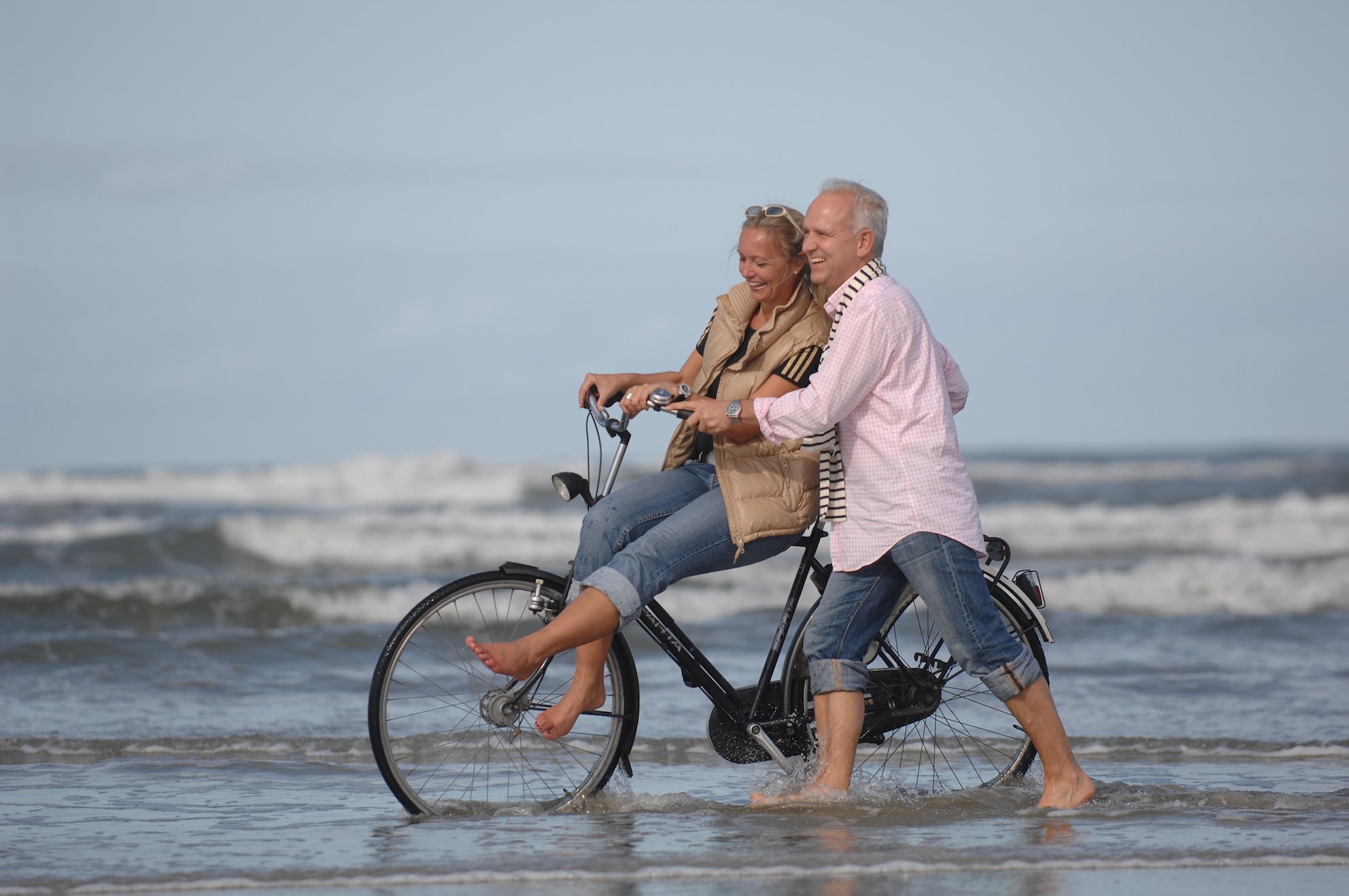 Juist, Nordsee, Strandspaziergang mit Fahrrad