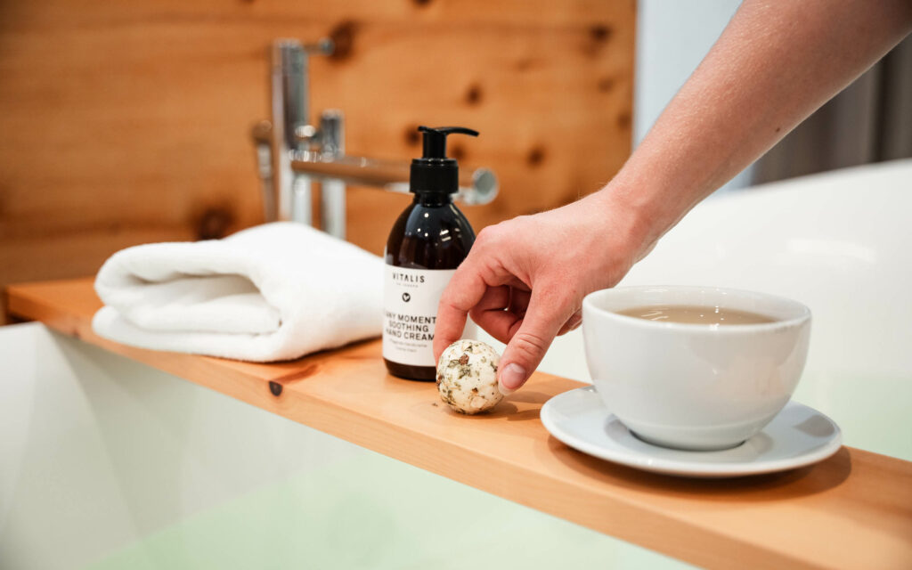 Nachhaltiges Weekend Getaway im Naturhotel Outside in Österreich – Mit Badewanne im Zimmer