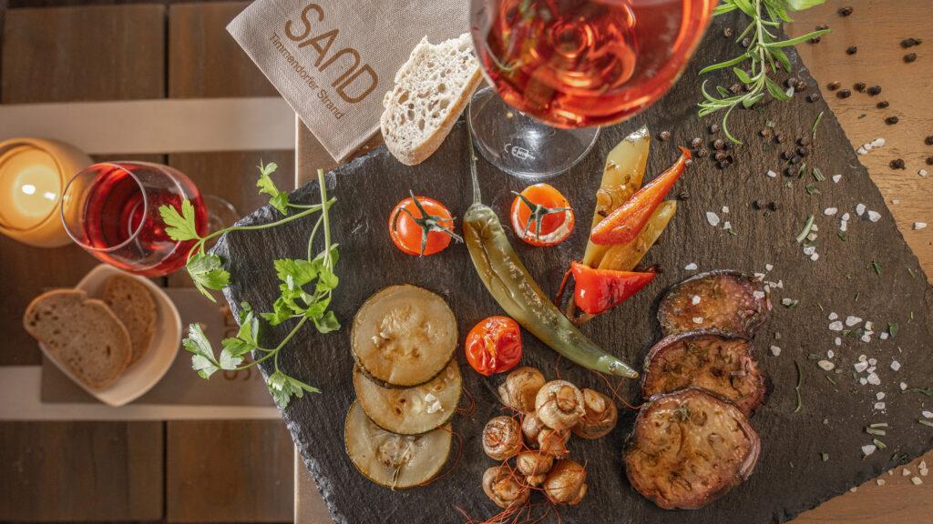 Antipastiteller, der auch auf dem Zimmer gegessen werden kann – natürlich mit frischen, nachhaltigen Zutaten