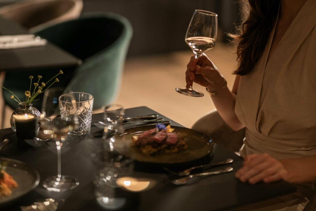 Detail des Abendessens im regionalen, nachhaltigen Restaurant im Hotel STURM