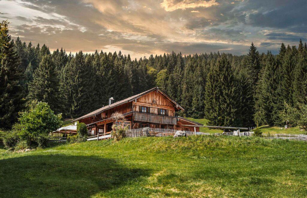 Edelsberghütte mit 3 Ferienapartments im Chalet-Stil in Pfronten – Gehört zum Hotel Das Rübezahl