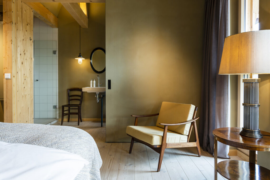 Nachhaltig übernachten im Gut Sonnehausen in einem ehemaligen Bauernhaus – Blick ins Zimmer