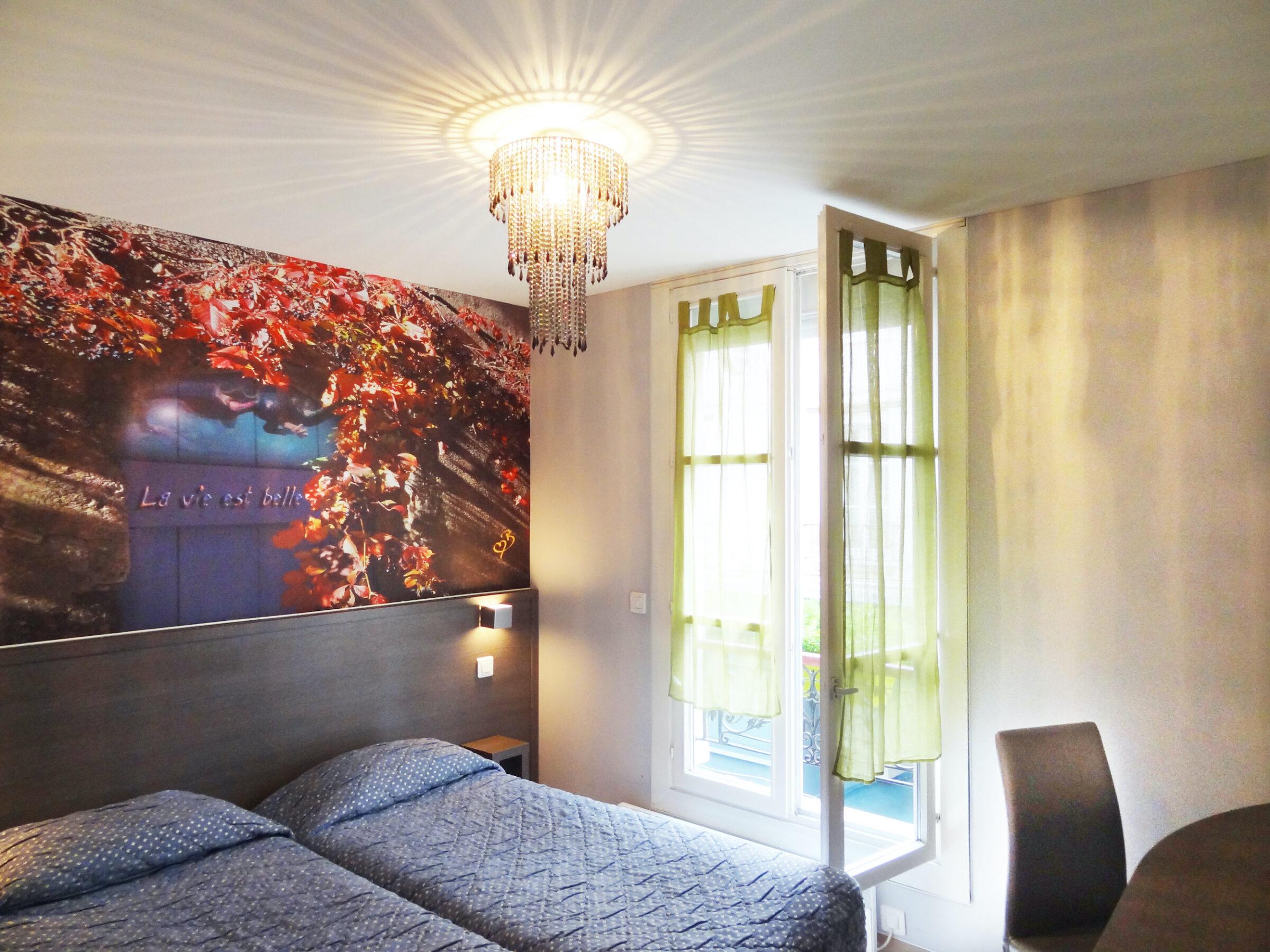 Nachhaltiges Green Spirit Hotel Amelie, Paris – Blick in eines der individuellen Zimmer