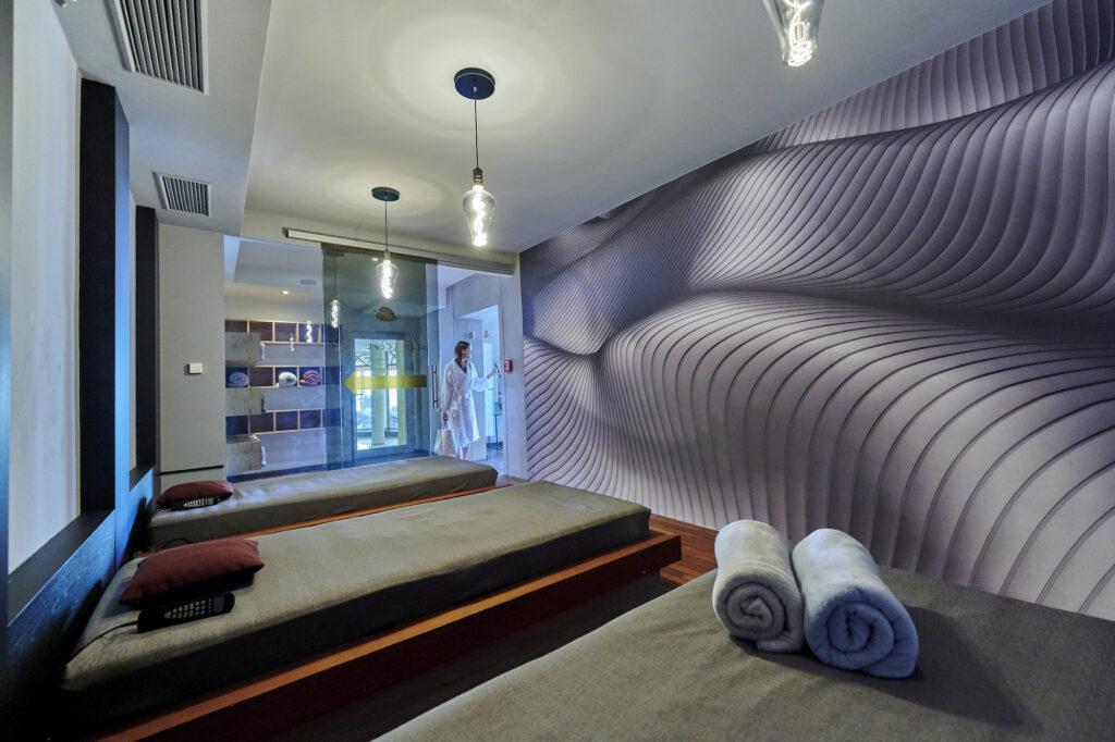 Sustainable wellness at Hotel Der Birkenhof: relaxation room with a special design